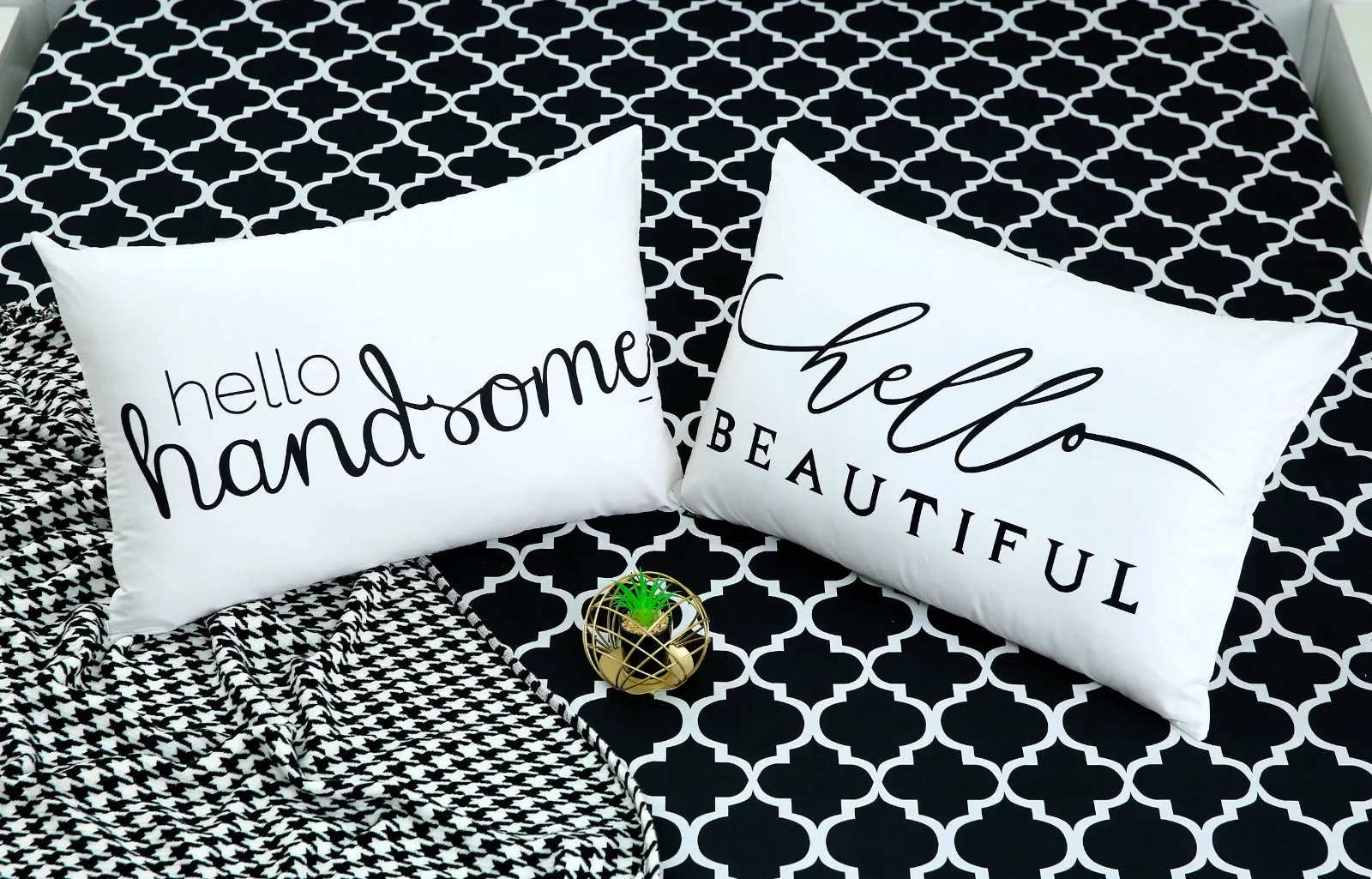 5 PCs Fitted Bed Sheet With Text Pillows-Couple Set CS09