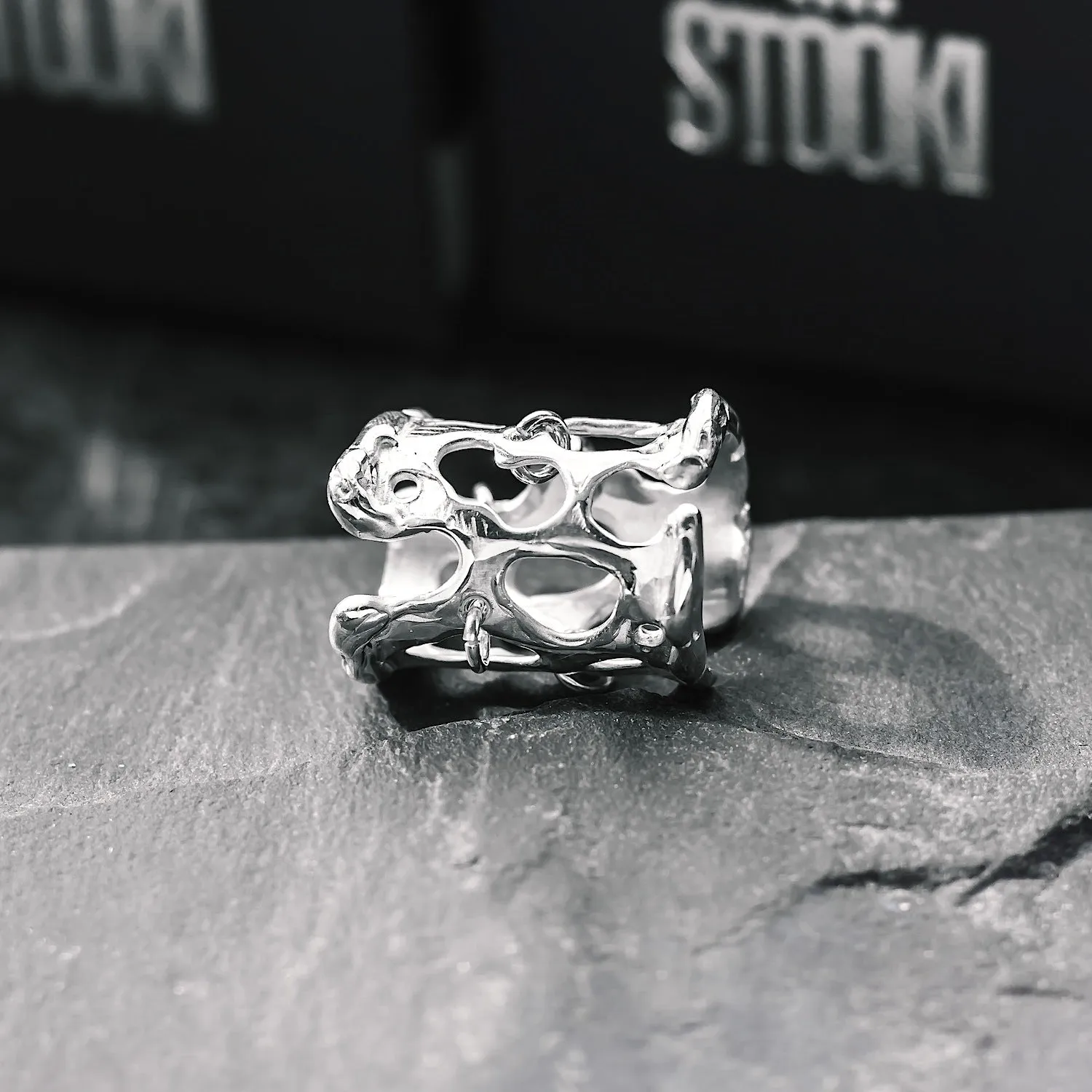 Hole Ring