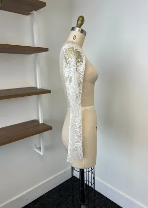 S / Fitted Lace Sleeve