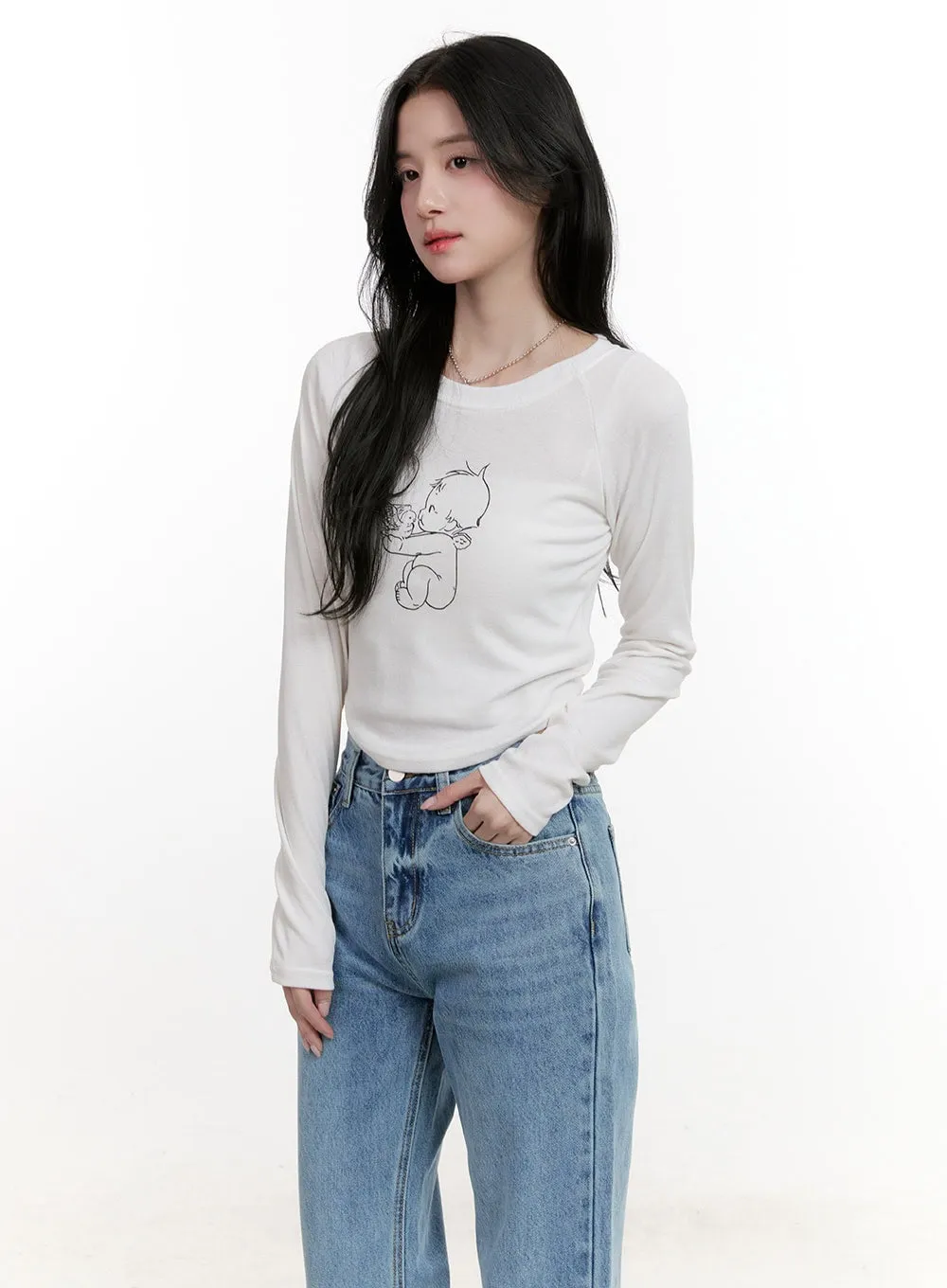 Slim-Fit Graphic Top CF528