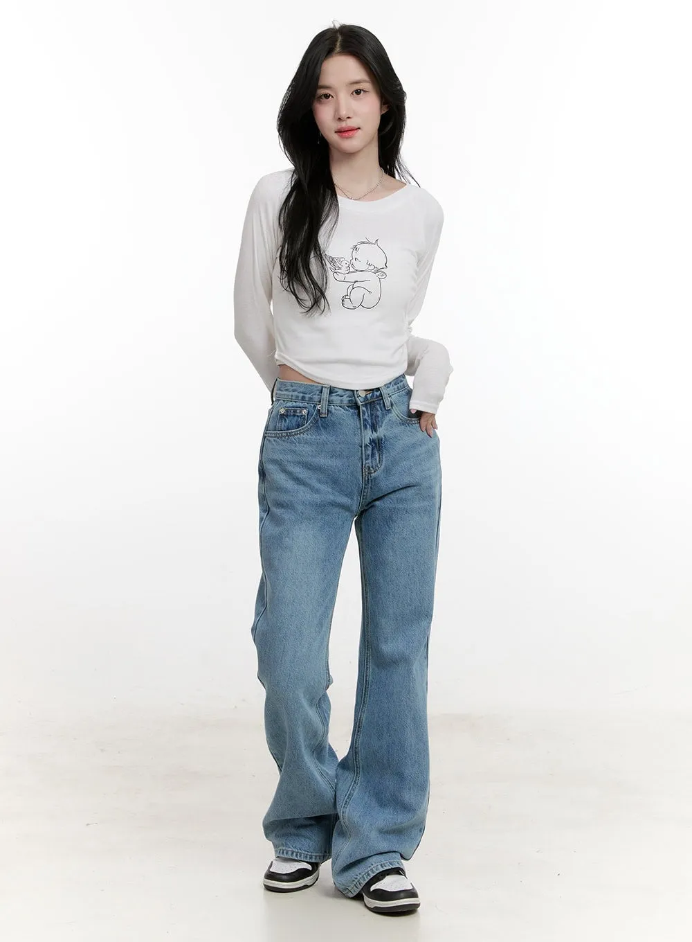 Slim-Fit Graphic Top CF528