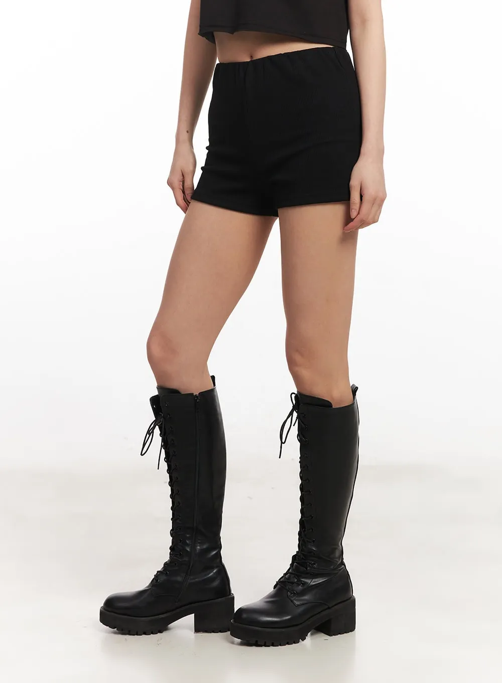 Slim-Fit Ribbed Shorts CA514