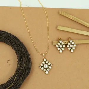Stylish Kundan Pendant Set 16475-68