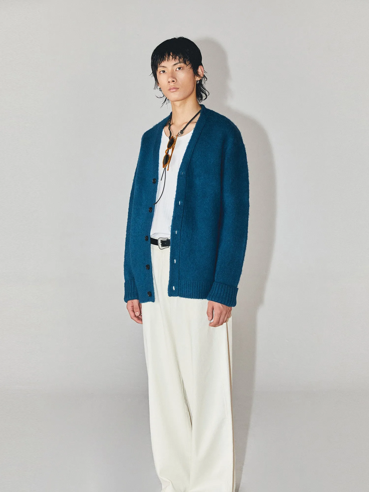 V-neck simple cardigan