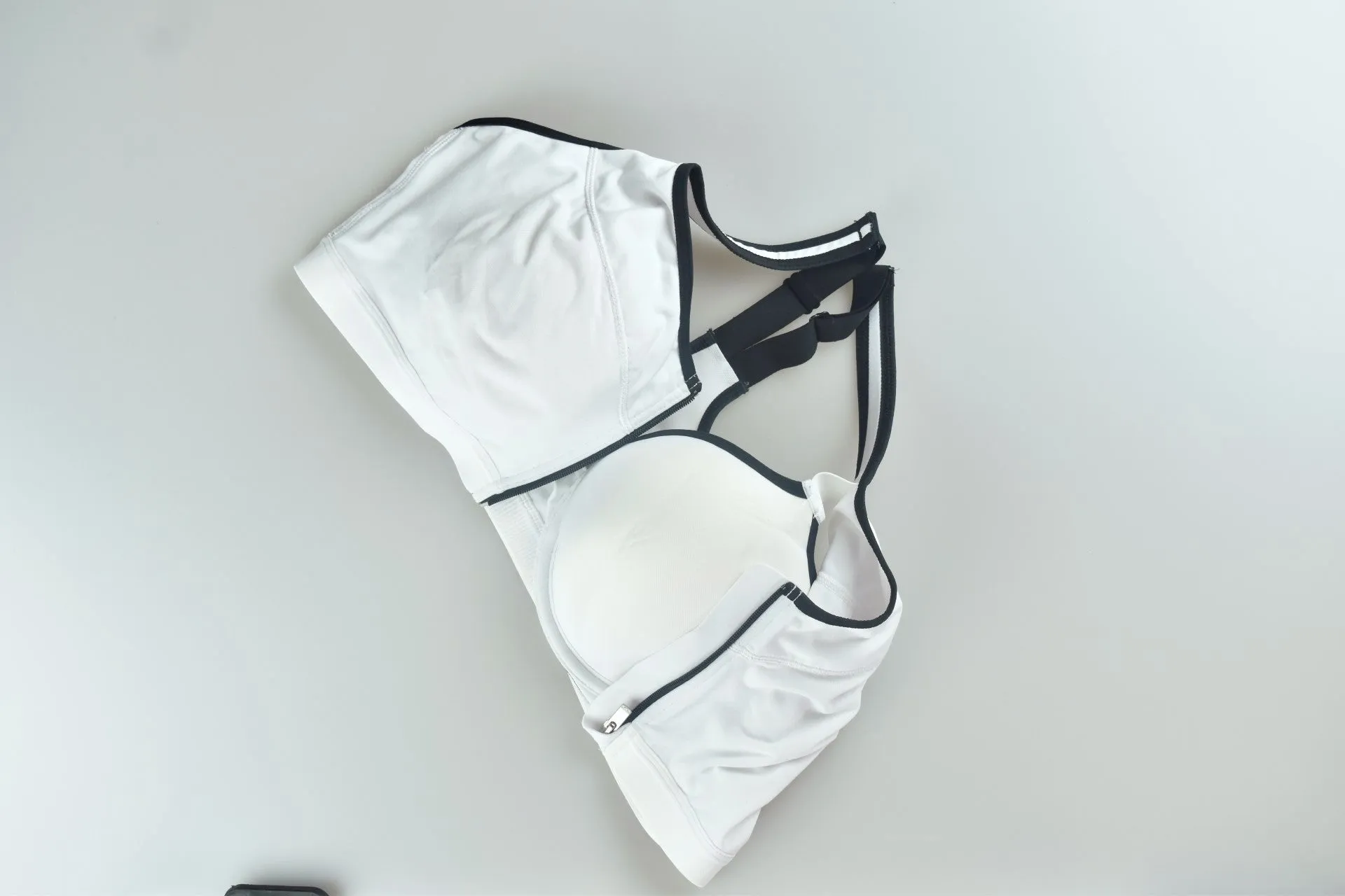 Victoria's Secret Full Coverage Sport Bra Front Close Sport Bra Negro Blanco 38D